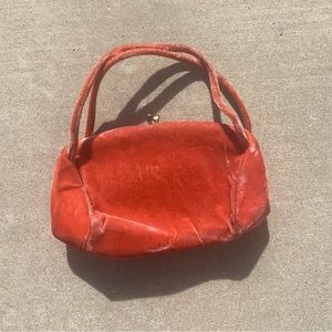 Pink/peachy orange velvet vintage purse 🎀
